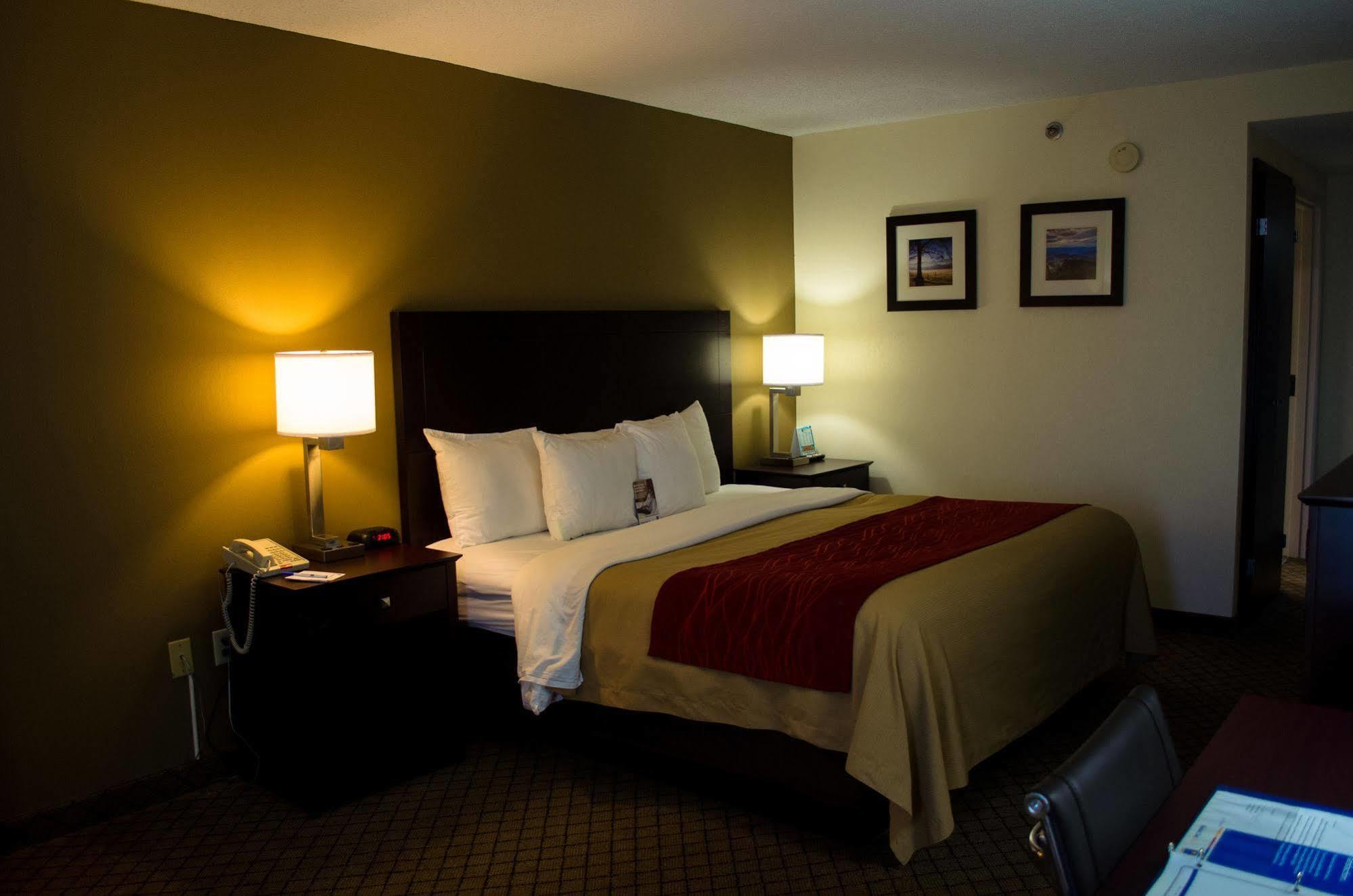 Quality Inn Clarksville - Exit 11 Eksteriør billede