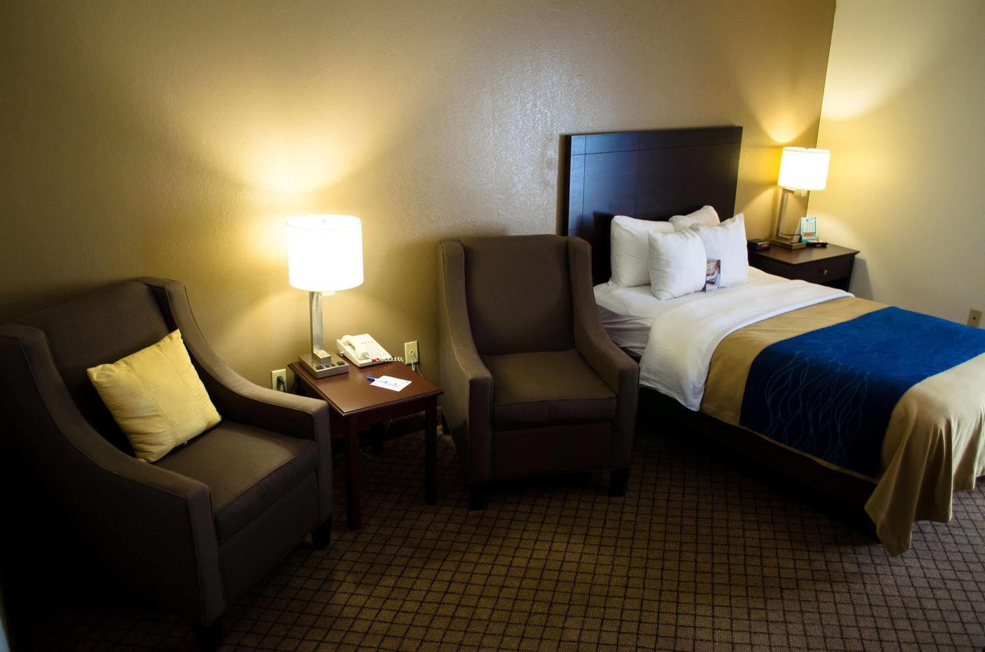 Quality Inn Clarksville - Exit 11 Eksteriør billede